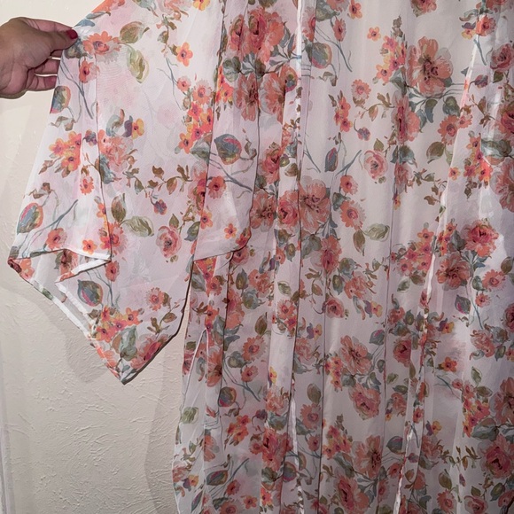 ADORA Floral Sheer Kimono - Picture 1 of 3